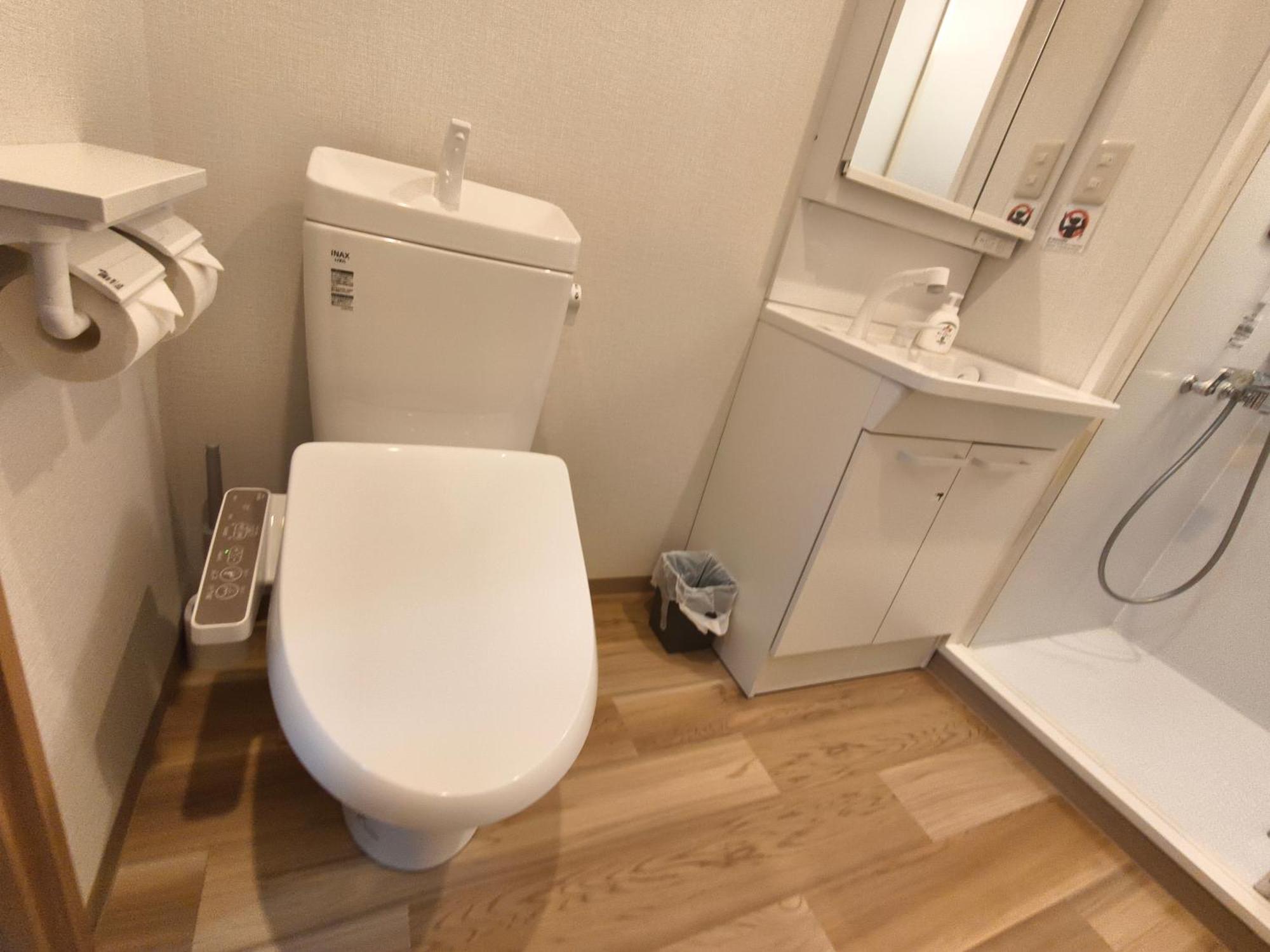 Apartment Issyuku Kotobuki Sanchome *