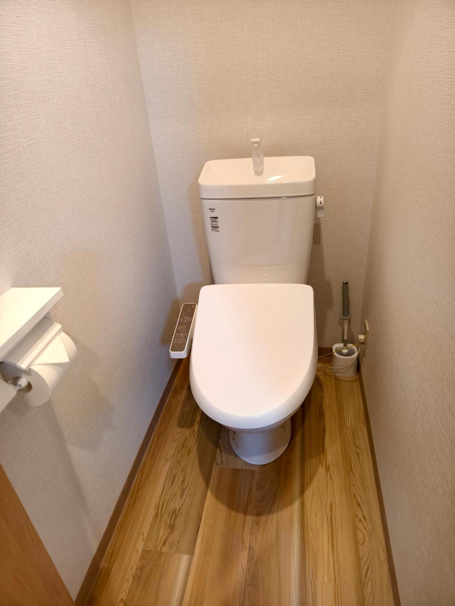 Apartment Issyuku Kotobuki Sanchome *